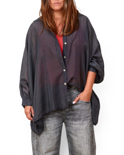 Top-ul rosu este cu titlu de prezentare