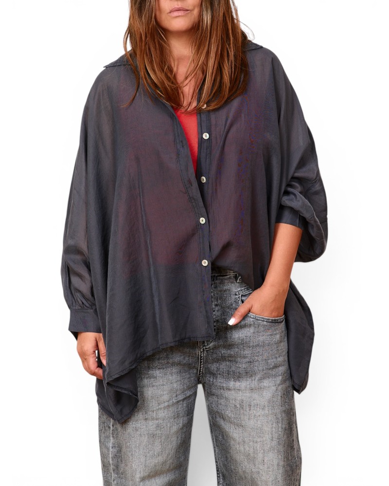 Top-ul rosu este cu titlu de prezentare